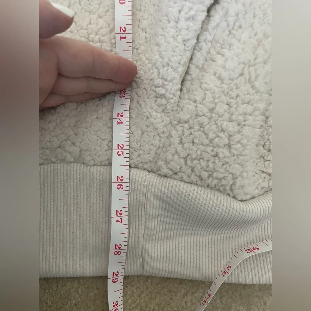 American‎ Eagle Outfitters Cream sherpa pull over Jacket. 1/4 zip. Women size L